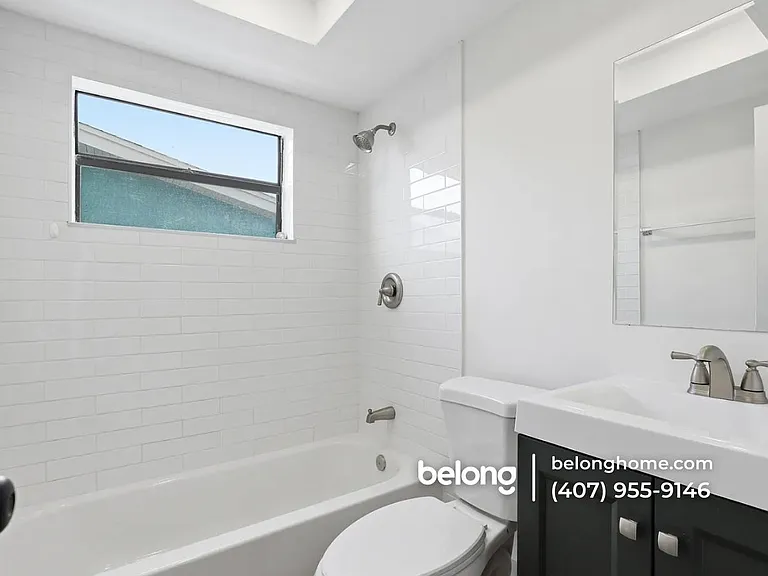 524 Westminster Ave — Photo 4