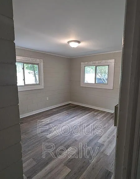 502 Maple Ave — Photo 9