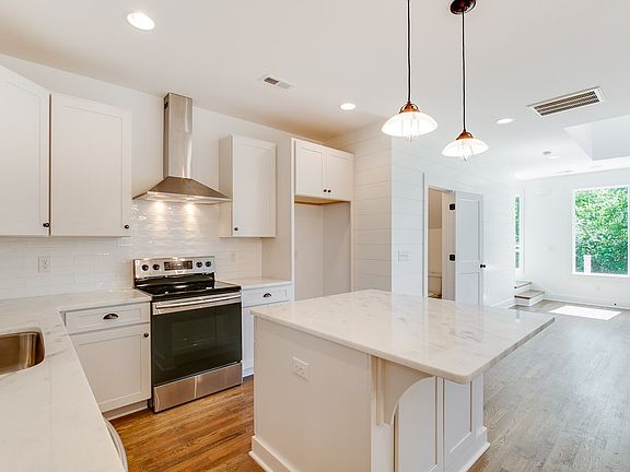 5th image of 238 Croleywood Ln