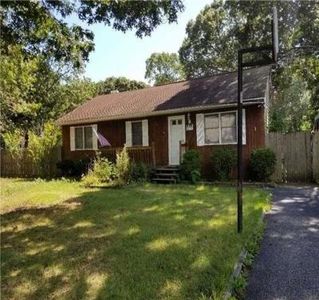 10 Hampton Ave, Mastic, NY, 11950
