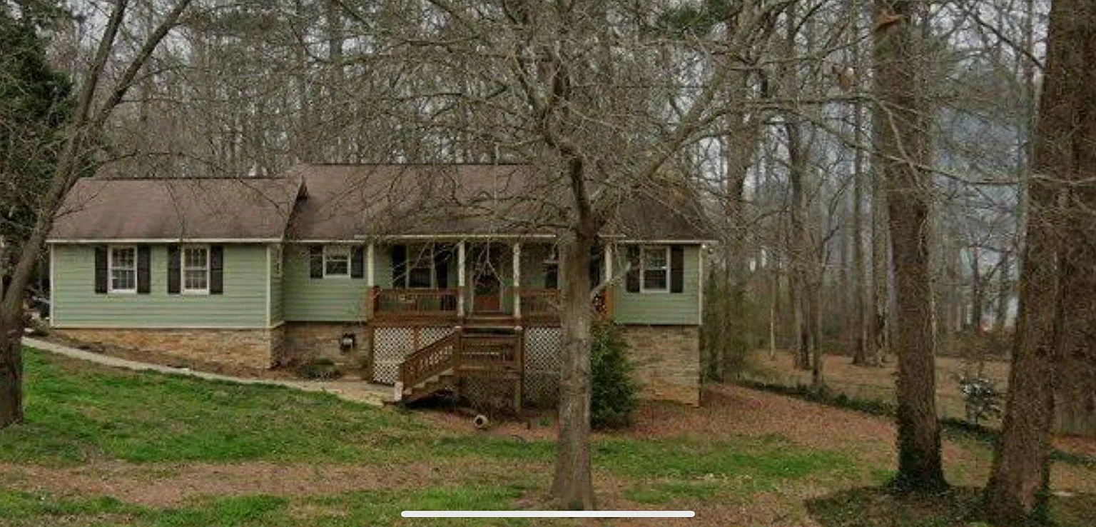 3 bed, 2.5 bath, 1800 sqft, $2,450 — Photo 2