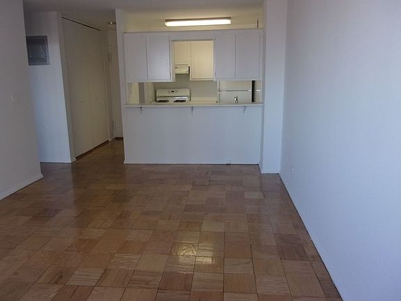 2nd image of 200 E 72nd St APT 29J