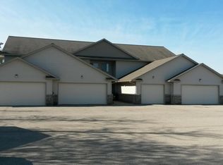 912 20th St APT 3, Prairie Du Sac, WI 53578
