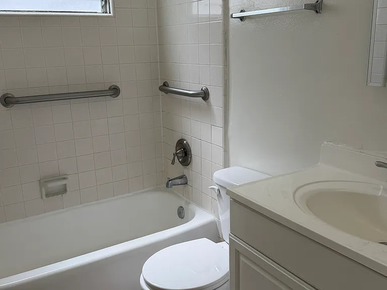 1543 Euclid St #B — Photo 9