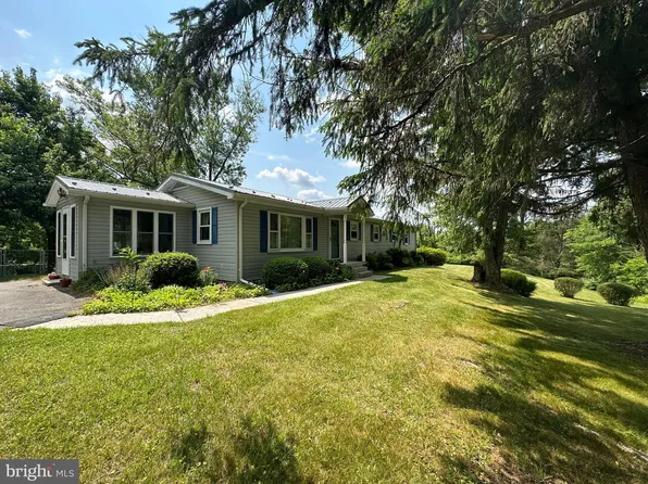 146 Crest Dr, Warfordsburg, PA 17267