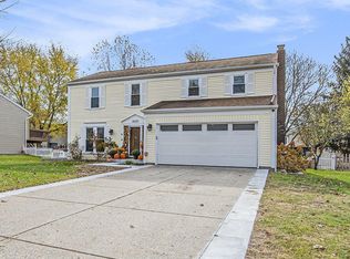 3337 Millcrest Dr, Lake Orion, MI 48360