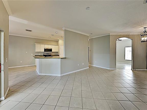 3rd image of 140 Melody Ln