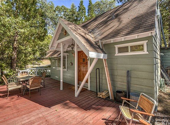 2nd image of 286 Hemlock Dr