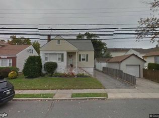 538 Cedarhurst Ave, Cedarhurst, NY 11516