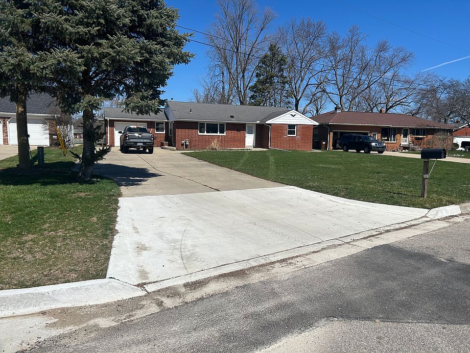1st image of 1876 Riviera Dr
