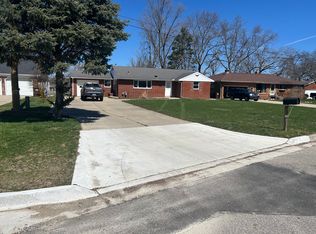 1876 Riviera Dr, Monroe, MI 48161