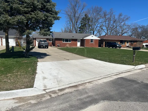 1876 Riviera Dr, Monroe, MI 48161