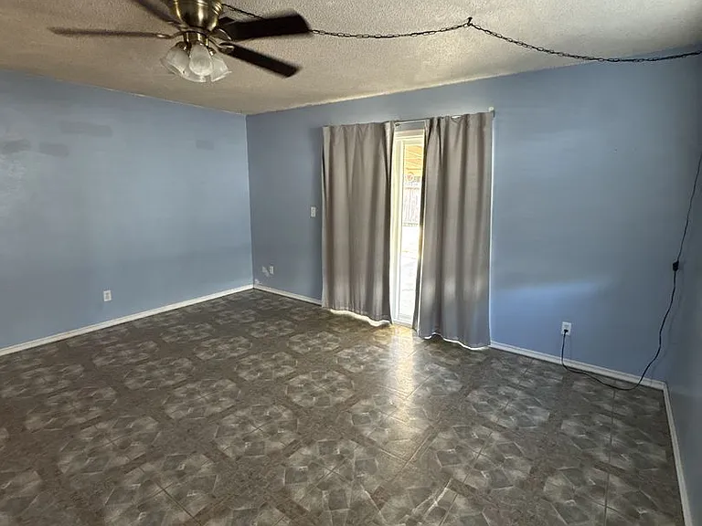 1737 W Buena Vista Ave — Photo 3