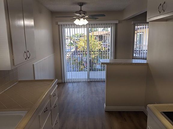 4th image of 943 Fairview Ave APT O