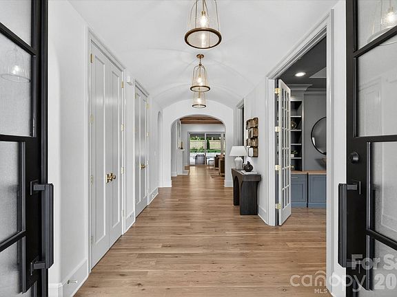 3rd image of 6133 Creola Rd