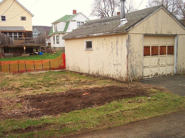 2nd image of 68 Ellicott St