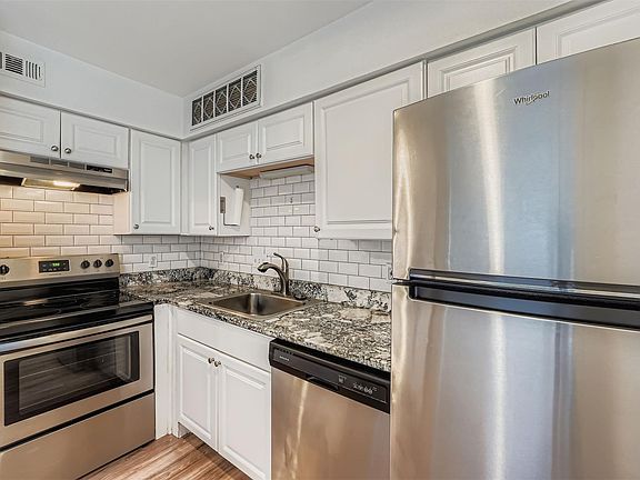 4th image of 1840 Burton Dr APT 208