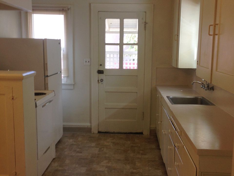 2nd image of 2015 NE Davis St