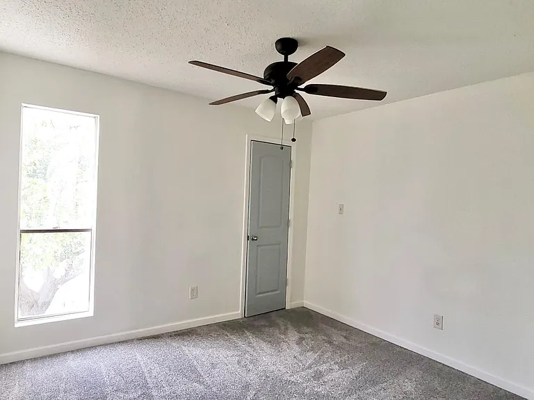 1809 Potomac Pl #C — Photo 11