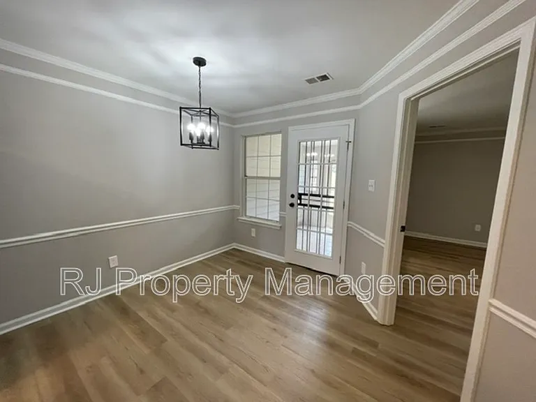 6913 Snyder Rd — Photo 8
