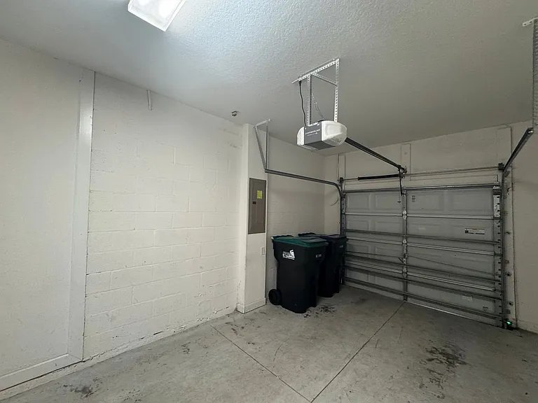 2832 Adelaide Ct — Photo 18