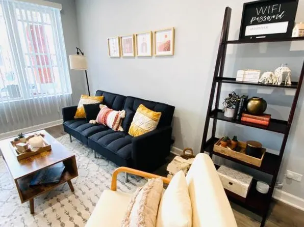 1040 N Central Park Ave, Chicago, IL 60651