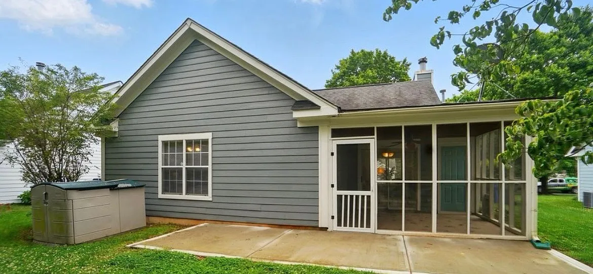 3 bed, 1102 sqft, $1,950 — Photo 4