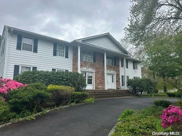 20 Tern Court, Bay Shore, NY 11706