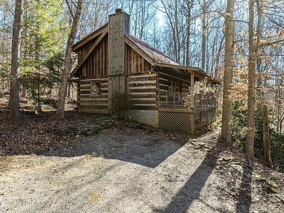 4th image of 3840 Hollybrook Rd