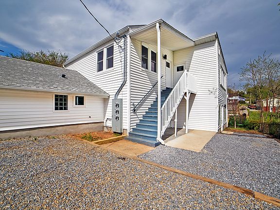 Stairwell to Apartment 200