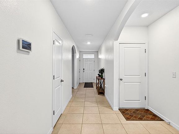 4th image of 2530 NE 42nd Rd