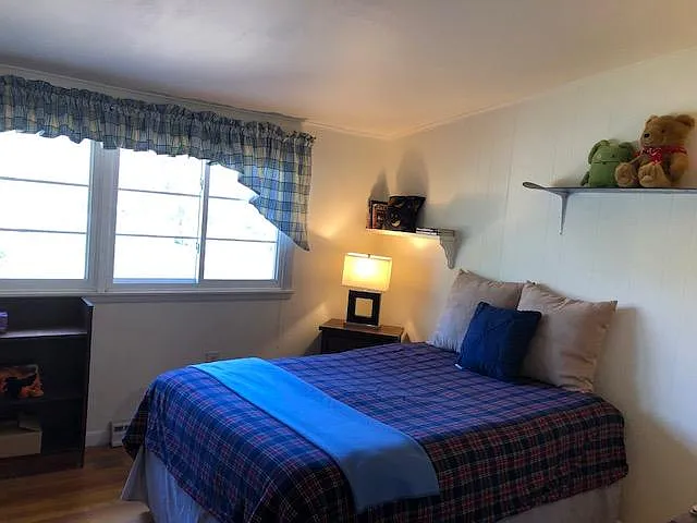 Hughes Ct — Photo 17