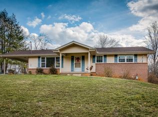 204 White Way Dr, Johnson City, TN 37601