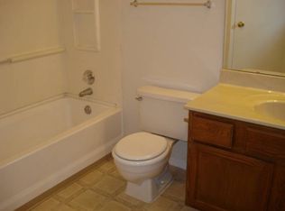 3749 Huntington Valley Dr APT L, Saint Louis, MO 63129