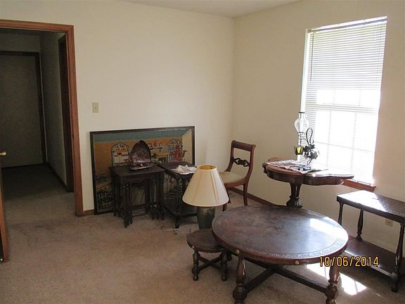 4th image of 3908 Deerwood Cir