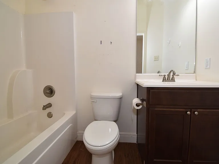 2408-2464 W Barnett Springs Ave — Photo 9