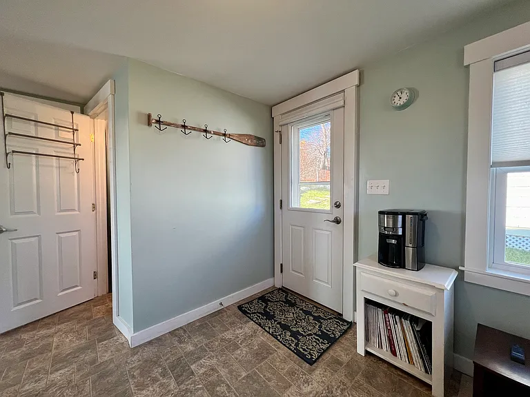 39 Leeman Rd — Photo 12