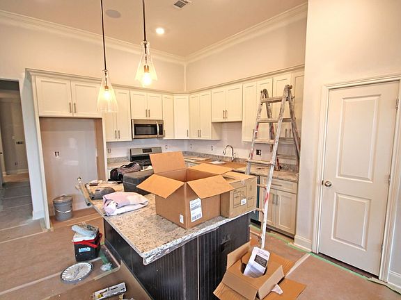 4th image of 5923 Covent Ln