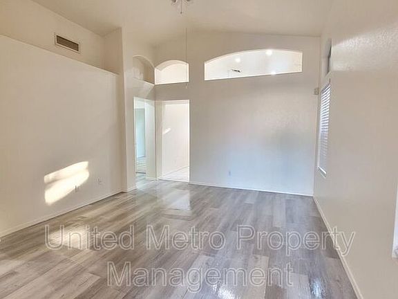 4th image of 19806 N 49th Dr