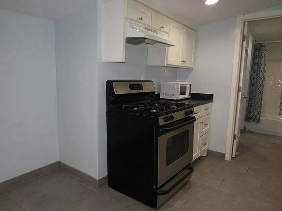 5th image of 1705 Holly St Unit A