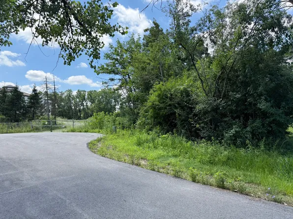 8625 Meadowbrook Dr, Burr Ridge, IL 60527