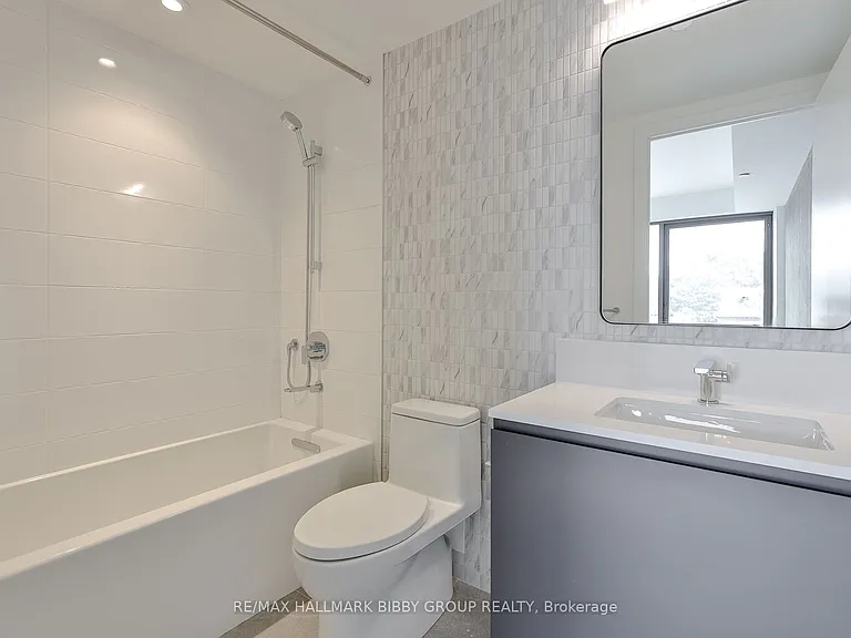 1414 Bayview Ave #204 — Photo 23