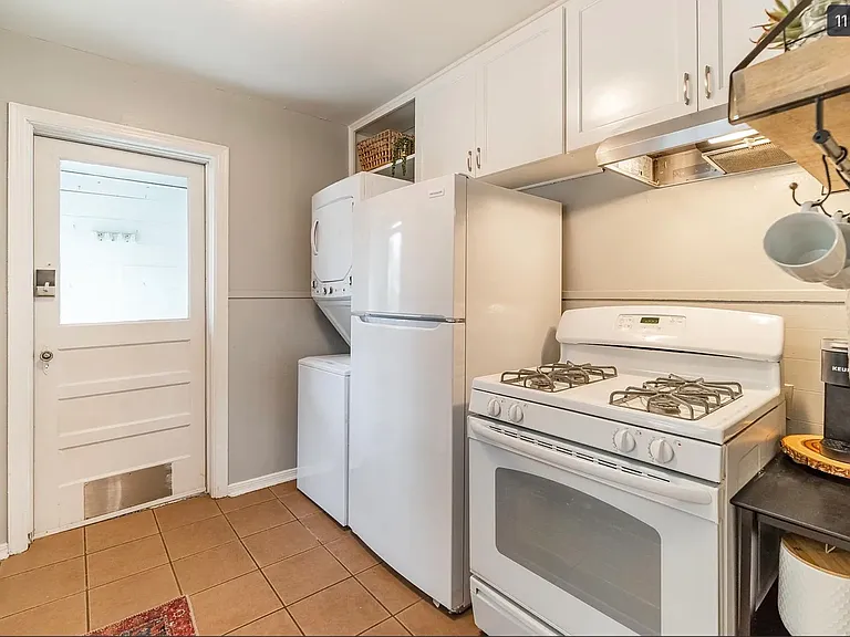 1201 W Alan Ave — Photo 5