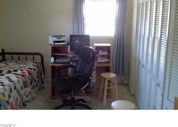 3rd image of 4030 Woodstock Dr