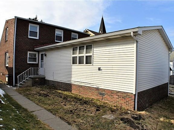 This addition is where you will find 2 of the 4  bedrooms.  One master BR with attached full Bath and more.