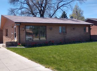 1945 R St, Gering, NE 69341