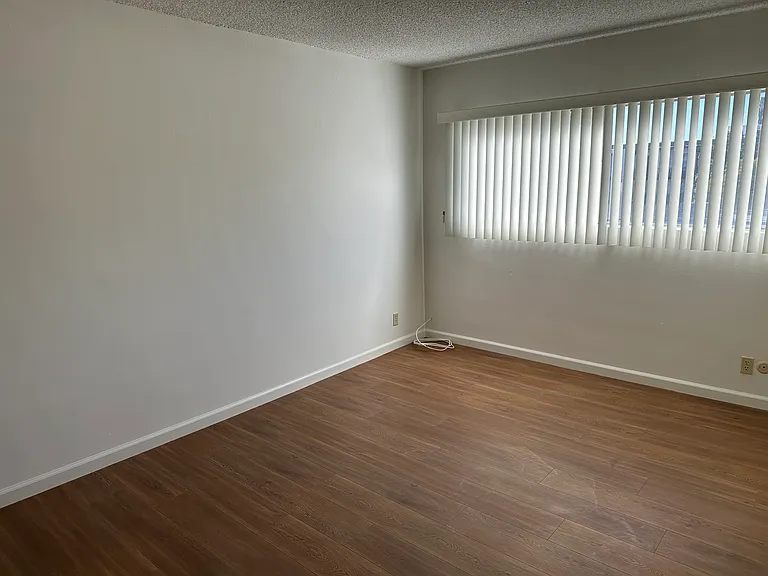 1009 N Hayworth Ave #16 — Photo 14