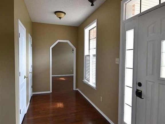 4th image of 159 Parkway Sq
