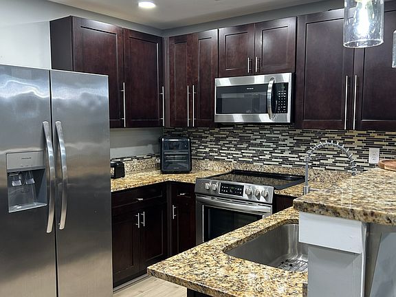 2nd image of 1225 Maple Valley Ct