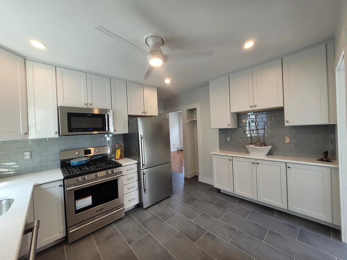 Kitchen - 83 Saxton St #2